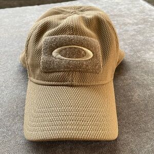 Oakley Hat (NWOT)